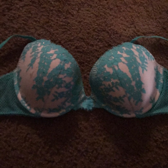 Victoria's Secret Other - Victoria’s secret bra. size 38C